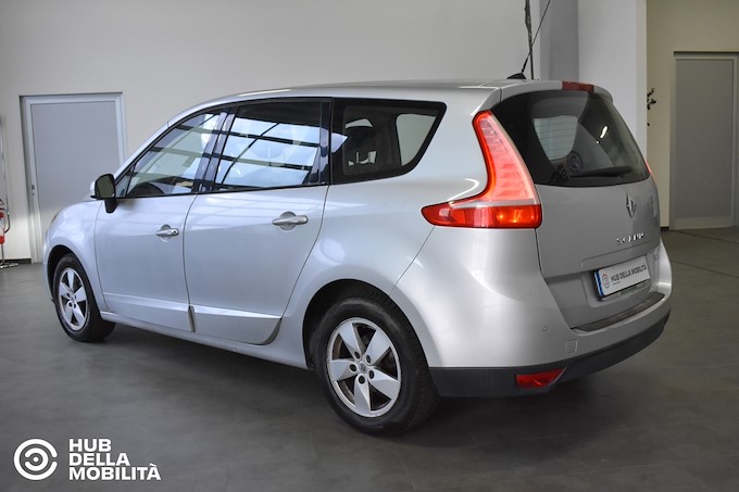 RENAULT Scénic 1.9 dCi 130CV Dynamique